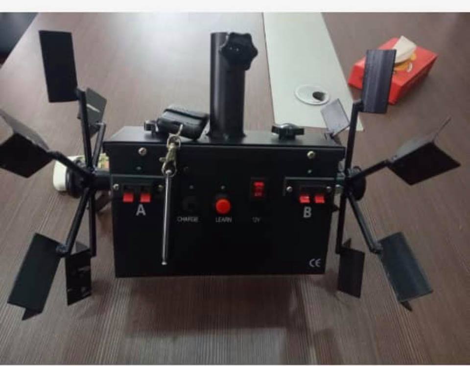 Sistem declansatoare artificii - tip soare rotitor cu 2 palete SF004